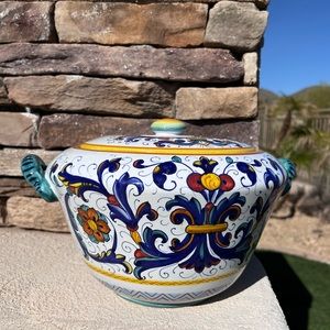 Ceramic Daruta Jar with lid & handles hand painted artistic ceramic